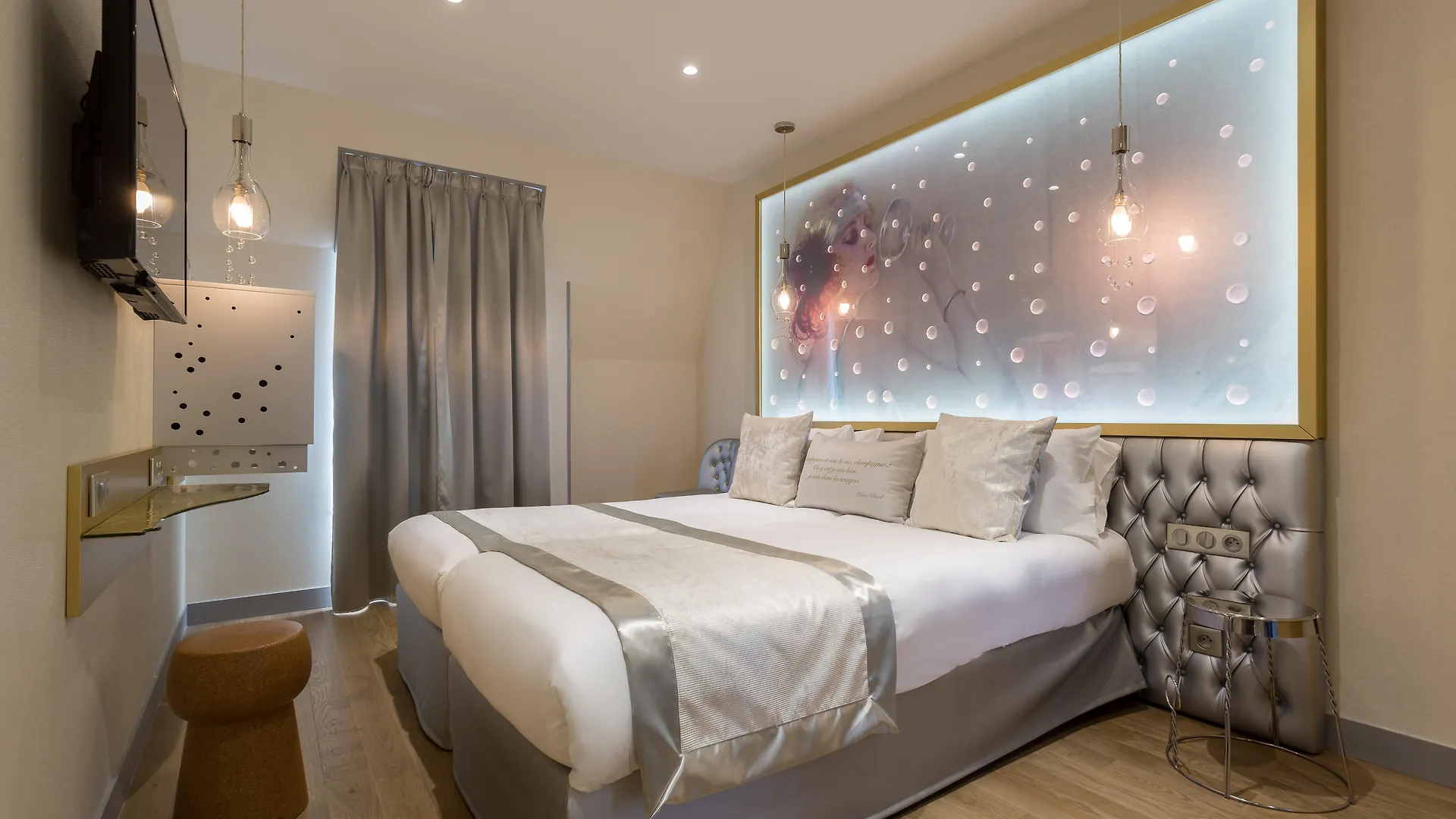 Les Bulles De Hotel