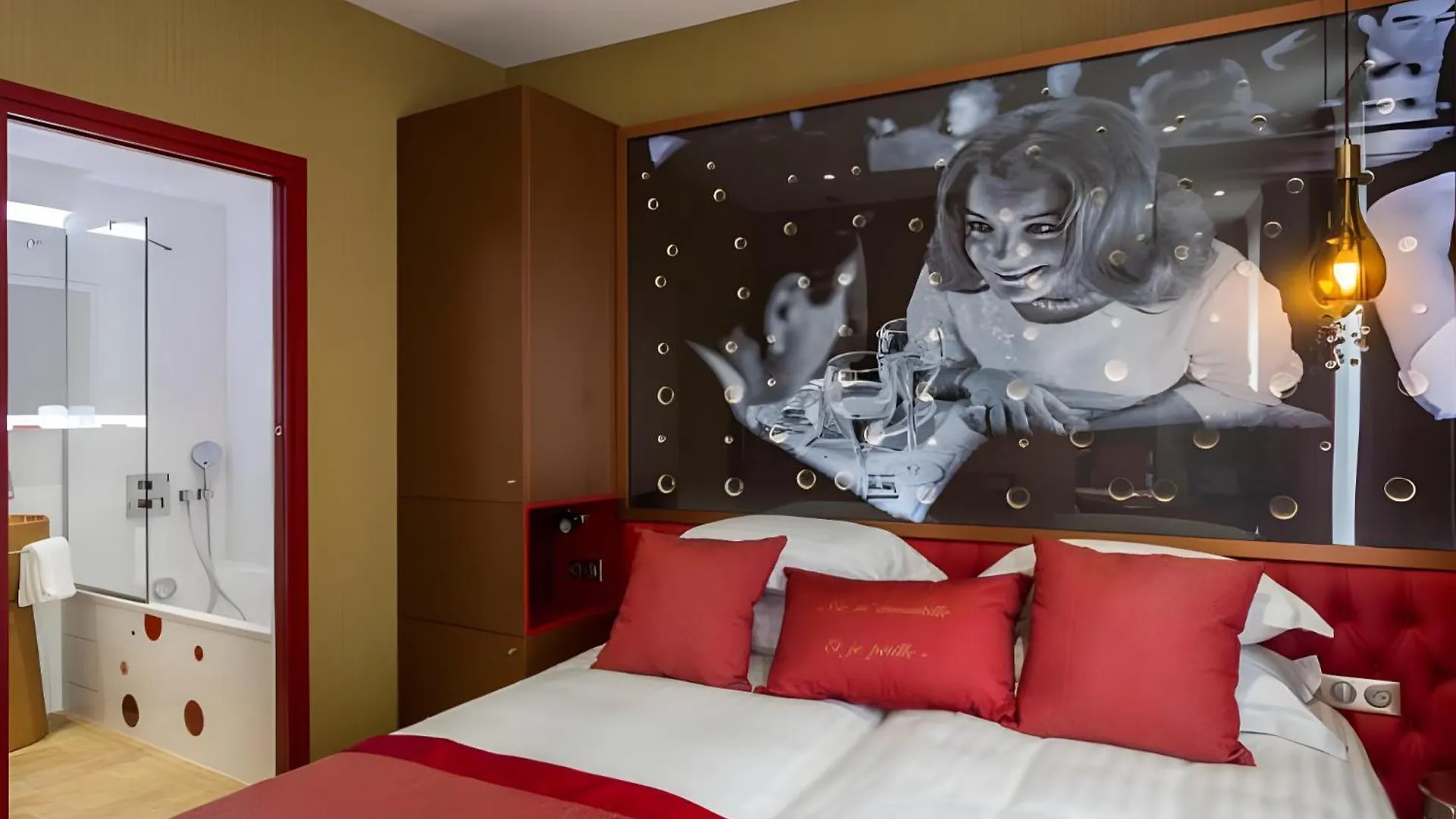 Les Bulles De Hotel